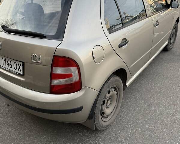 Бежевий Шкода Фабія, об'ємом двигуна 1.2 л та пробігом 203 тис. км за 3000 $, фото 2 на Automoto.ua