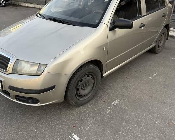 Бежевий Шкода Фабія, об'ємом двигуна 1.2 л та пробігом 203 тис. км за 3000 $, фото 1 на Automoto.ua