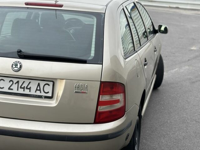 Бежевий Шкода Фабія, об'ємом двигуна 1.4 л та пробігом 271 тис. км за 3450 $, фото 4 на Automoto.ua