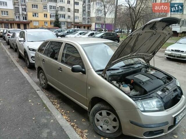 Бежевый Шкода Фабия, объемом двигателя 1.2 л и пробегом 90 тыс. км за 4700 $, фото 1 на Automoto.ua