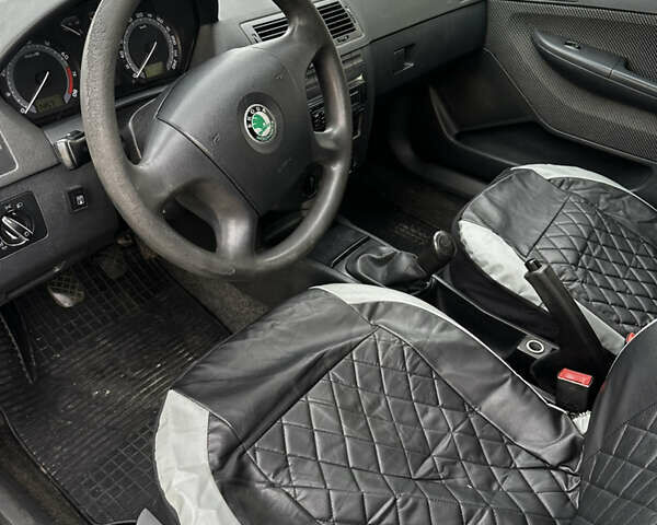 Бежевий Шкода Фабія, об'ємом двигуна 1.4 л та пробігом 271 тис. км за 3450 $, фото 5 на Automoto.ua