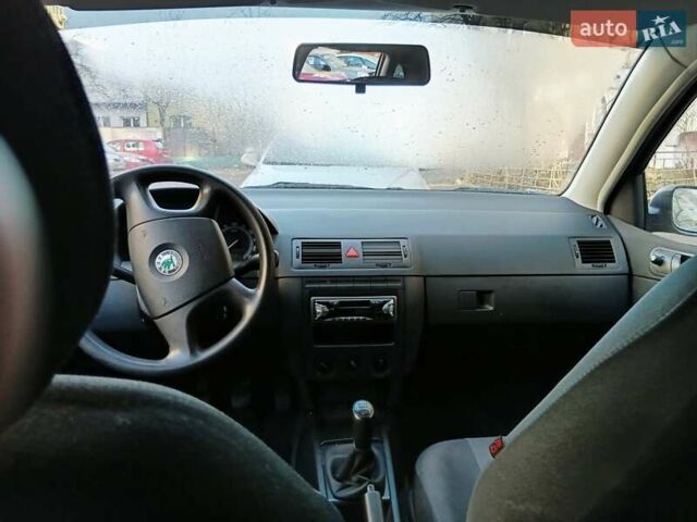 Бежевый Шкода Фабия, объемом двигателя 1.2 л и пробегом 90 тыс. км за 4700 $, фото 6 на Automoto.ua