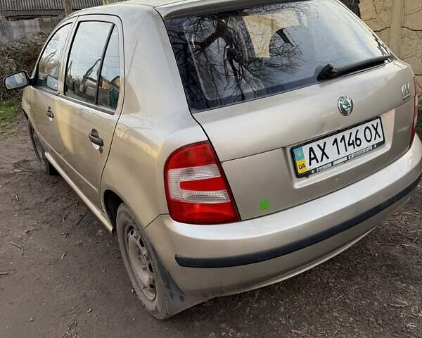 Бежевий Шкода Фабія, об'ємом двигуна 1.2 л та пробігом 203 тис. км за 3000 $, фото 4 на Automoto.ua