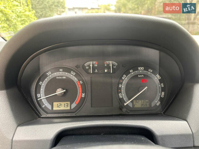 Бежевий Шкода Фабія, об'ємом двигуна 1.2 л та пробігом 327 тис. км за 3200 $, фото 6 на Automoto.ua