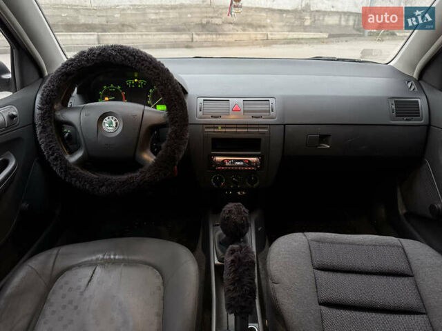 Бежевый Шкода Фабия, объемом двигателя 1.2 л и пробегом 298 тыс. км за 2300 $, фото 44 на Automoto.ua