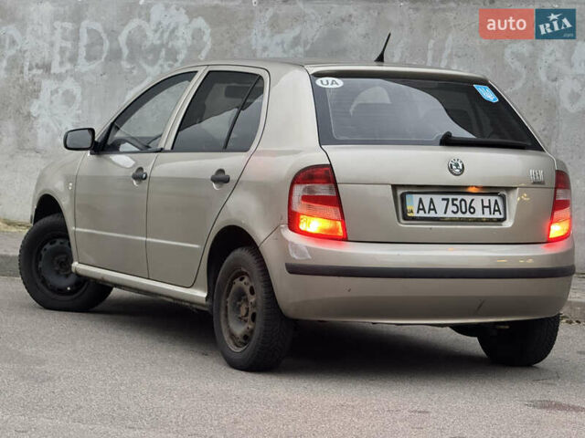 Бежевый Шкода Фабия, объемом двигателя 1.2 л и пробегом 298 тыс. км за 2300 $, фото 25 на Automoto.ua