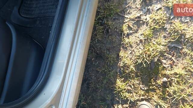 Бежевый Шкода Фабия, объемом двигателя 1.2 л и пробегом 197 тыс. км за 3900 $, фото 1 на Automoto.ua