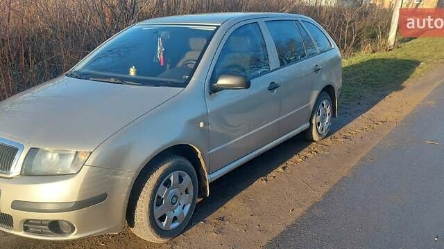 Бежевый Шкода Фабия, объемом двигателя 1.2 л и пробегом 197 тыс. км за 3900 $, фото 6 на Automoto.ua