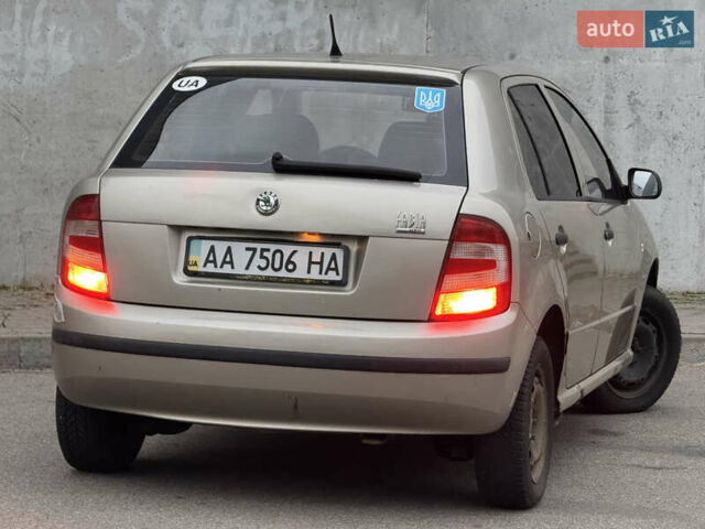 Бежевый Шкода Фабия, объемом двигателя 1.2 л и пробегом 298 тыс. км за 2300 $, фото 31 на Automoto.ua