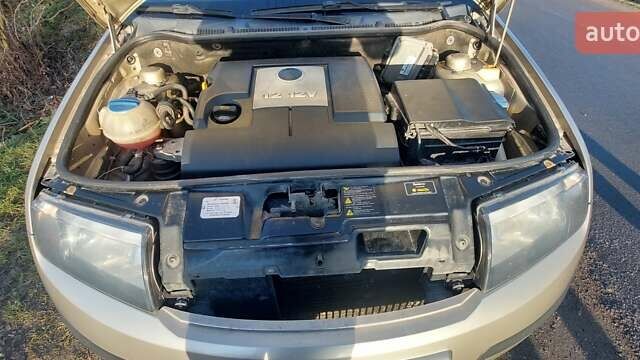 Бежевый Шкода Фабия, объемом двигателя 1.2 л и пробегом 197 тыс. км за 3900 $, фото 7 на Automoto.ua