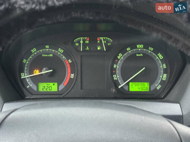 Бежевый Шкода Фабия, объемом двигателя 1.2 л и пробегом 298 тыс. км за 2300 $, фото 12 на Automoto.ua