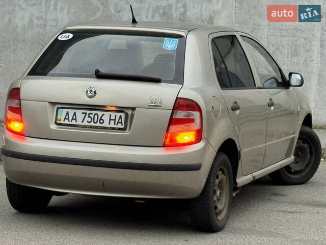 Бежевый Шкода Фабия, объемом двигателя 1.2 л и пробегом 298 тыс. км за 2300 $, фото 32 на Automoto.ua