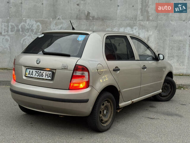 Бежевый Шкода Фабия, объемом двигателя 1.2 л и пробегом 298 тыс. км за 2300 $, фото 33 на Automoto.ua