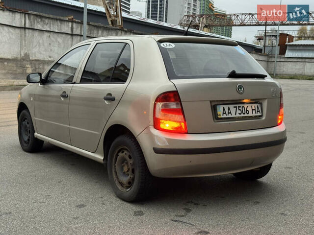 Бежевый Шкода Фабия, объемом двигателя 1.2 л и пробегом 298 тыс. км за 2300 $, фото 39 на Automoto.ua