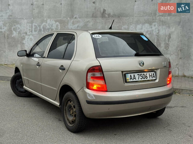 Бежевый Шкода Фабия, объемом двигателя 1.2 л и пробегом 298 тыс. км за 2300 $, фото 26 на Automoto.ua