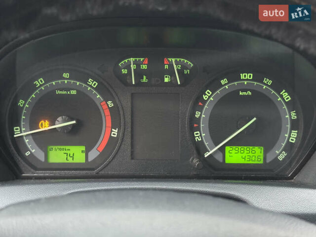 Бежевый Шкода Фабия, объемом двигателя 1.2 л и пробегом 298 тыс. км за 2300 $, фото 11 на Automoto.ua