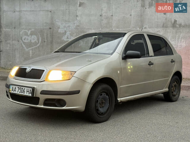 Бежевый Шкода Фабия, объемом двигателя 1.2 л и пробегом 298 тыс. км за 2300 $, фото 35 на Automoto.ua