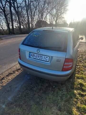 Бежевый Шкода Фабия, объемом двигателя 1.2 л и пробегом 197 тыс. км за 3900 $, фото 4 на Automoto.ua