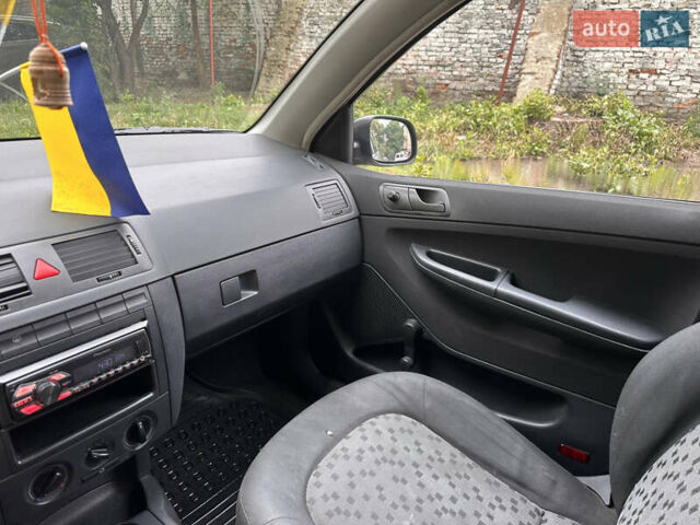 Бежевий Шкода Фабія, об'ємом двигуна 1.2 л та пробігом 327 тис. км за 3200 $, фото 7 на Automoto.ua