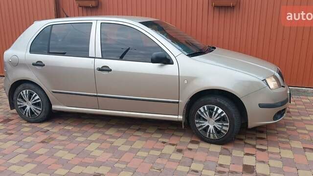 Бежевий Шкода Фабія, об'ємом двигуна 1.2 л та пробігом 400 тис. км за 2950 $, фото 2 на Automoto.ua
