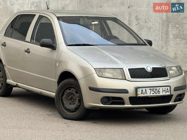 Бежевый Шкода Фабия, объемом двигателя 1.2 л и пробегом 298 тыс. км за 2300 $, фото 9 на Automoto.ua