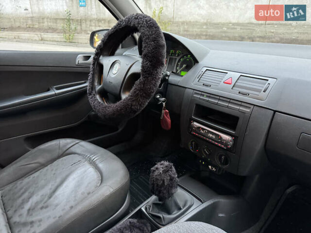 Бежевый Шкода Фабия, объемом двигателя 1.2 л и пробегом 298 тыс. км за 2300 $, фото 20 на Automoto.ua