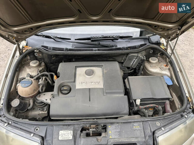 Бежевий Шкода Фабія, об'ємом двигуна 1.2 л та пробігом 327 тис. км за 3200 $, фото 2 на Automoto.ua