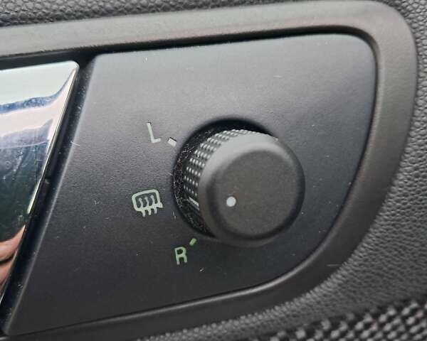 Бежевий Шкода Фабія, об'ємом двигуна 1.39 л та пробігом 184 тис. км за 4100 $, фото 8 на Automoto.ua