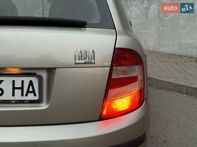 Бежевый Шкода Фабия, объемом двигателя 1.2 л и пробегом 298 тыс. км за 2300 $, фото 27 на Automoto.ua