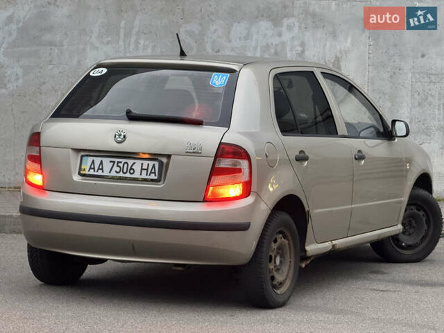 Бежевый Шкода Фабия, объемом двигателя 1.2 л и пробегом 298 тыс. км за 2300 $, фото 30 на Automoto.ua