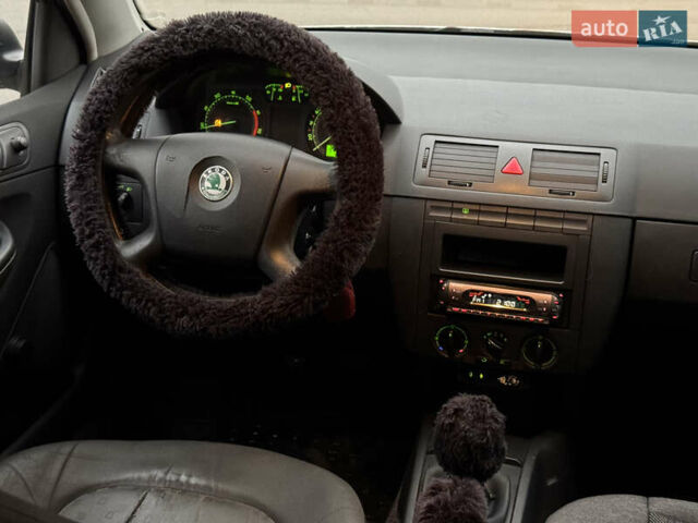 Бежевый Шкода Фабия, объемом двигателя 1.2 л и пробегом 298 тыс. км за 2300 $, фото 43 на Automoto.ua