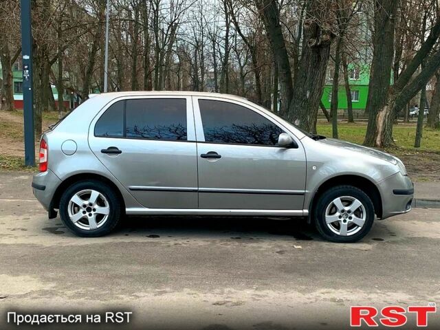 Бежевый Шкода Фабия, объемом двигателя 1.4 л и пробегом 275 тыс. км за 3199 $, фото 3 на Automoto.ua