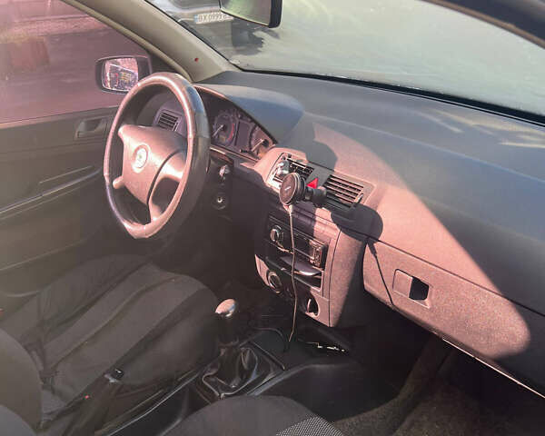 Бежевый Шкода Фабия, объемом двигателя 1.2 л и пробегом 219 тыс. км за 3900 $, фото 8 на Automoto.ua