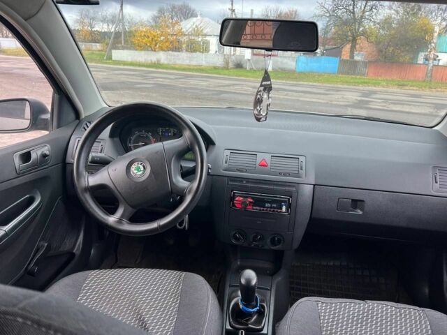 Бежевый Шкода Фабия, объемом двигателя 1.2 л и пробегом 140 тыс. км за 3300 $, фото 9 на Automoto.ua