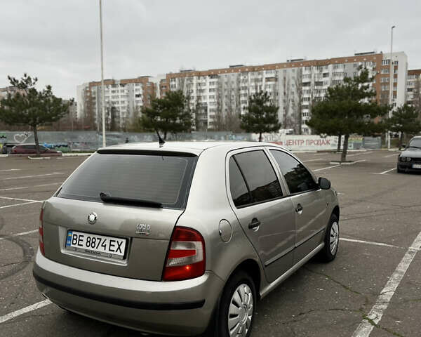 Бежевый Шкода Фабия, объемом двигателя 1.2 л и пробегом 400 тыс. км за 3500 $, фото 5 на Automoto.ua