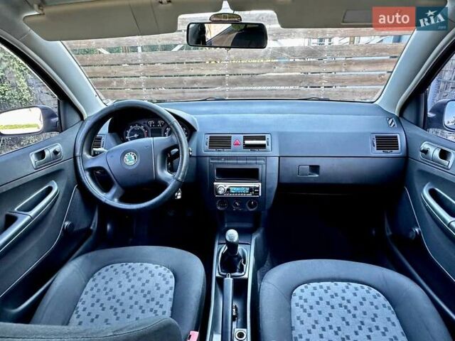 Бежевый Шкода Фабия, объемом двигателя 1.2 л и пробегом 135 тыс. км за 3600 $, фото 12 на Automoto.ua