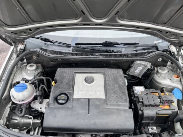 Бежевий Шкода Фабія, об'ємом двигуна 1.2 л та пробігом 180 тис. км за 3800 $, фото 5 на Automoto.ua