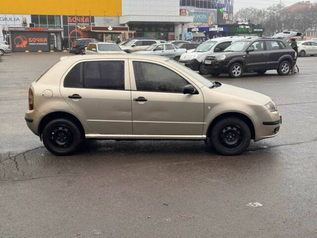 Бежевий Шкода Фабія, об'ємом двигуна 1.2 л та пробігом 250 тис. км за 1250 $, фото 4 на Automoto.ua