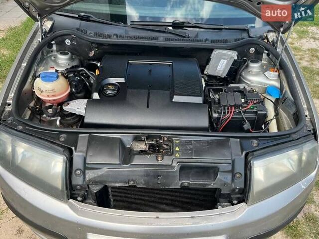 Бежевый Шкода Фабия, объемом двигателя 1.2 л и пробегом 236 тыс. км за 3550 $, фото 8 на Automoto.ua