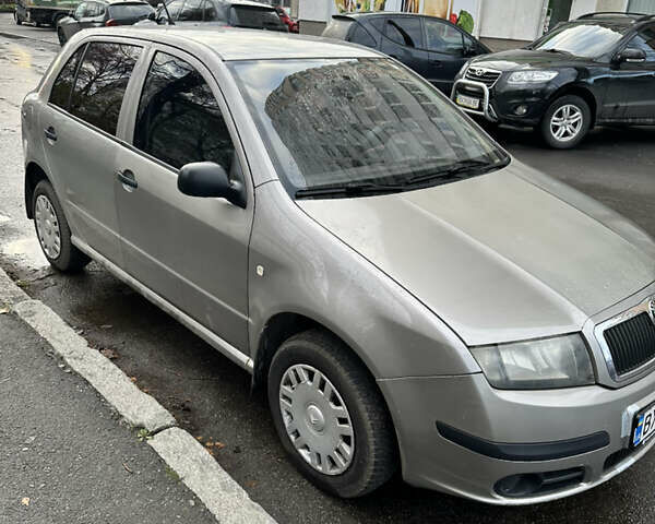 Бежевый Шкода Фабия, объемом двигателя 1.2 л и пробегом 219 тыс. км за 3900 $, фото 4 на Automoto.ua