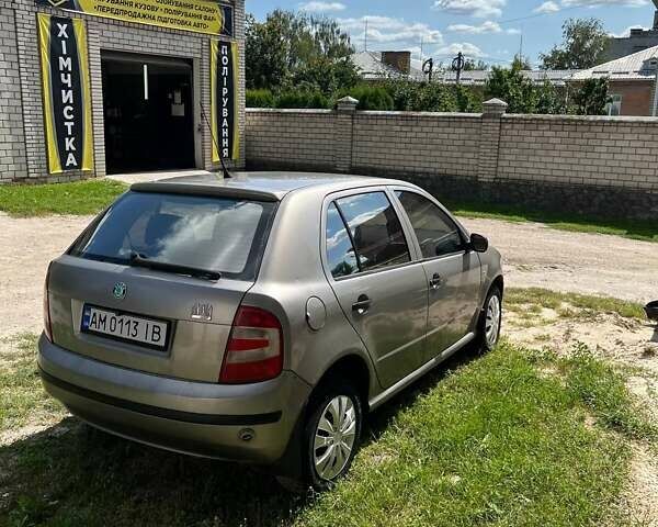 Бежевый Шкода Фабия, объемом двигателя 1.2 л и пробегом 236 тыс. км за 3550 $, фото 7 на Automoto.ua