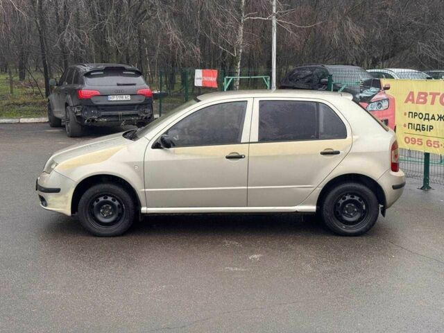 Бежевий Шкода Фабія, об'ємом двигуна 1.2 л та пробігом 250 тис. км за 1250 $, фото 3 на Automoto.ua