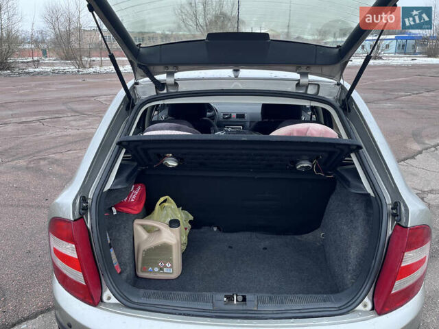Бежевий Шкода Фабія, об'ємом двигуна 1.2 л та пробігом 180 тис. км за 3800 $, фото 3 на Automoto.ua