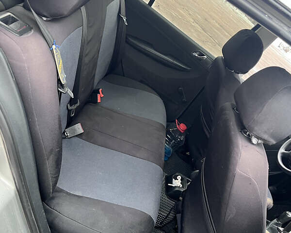 Бежевий Шкода Фабія, об'ємом двигуна 1.2 л та пробігом 180 тис. км за 3800 $, фото 12 на Automoto.ua