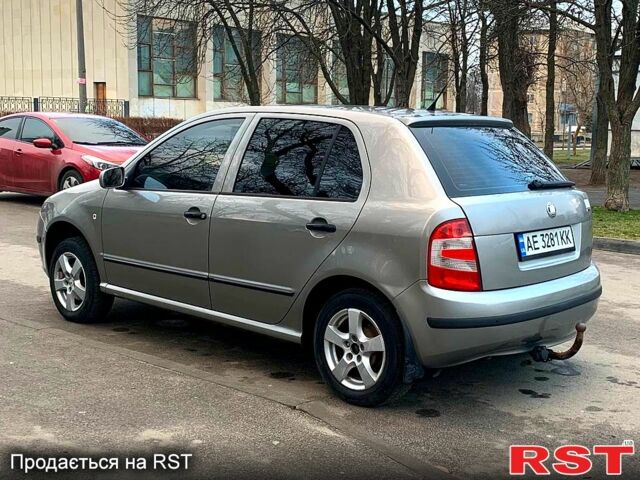 Бежевый Шкода Фабия, объемом двигателя 1.4 л и пробегом 275 тыс. км за 3199 $, фото 1 на Automoto.ua