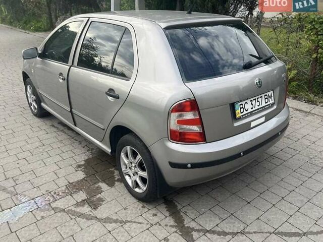 Бежевый Шкода Фабия, объемом двигателя 0 л и пробегом 137 тыс. км за 4050 $, фото 1 на Automoto.ua