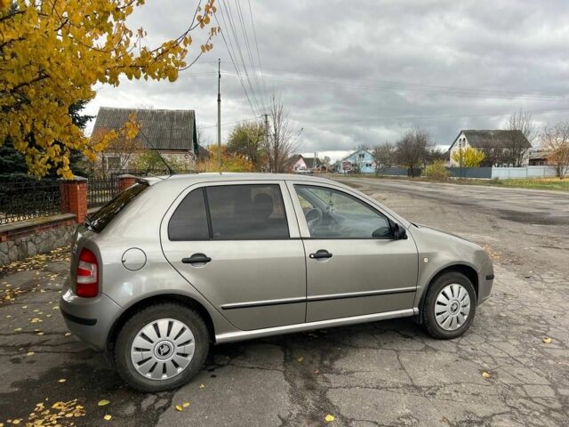 Бежевый Шкода Фабия, объемом двигателя 1.2 л и пробегом 140 тыс. км за 3300 $, фото 6 на Automoto.ua