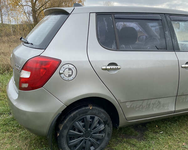 Шкода Фабия 2007 в Барышевке на Automoto.ua Бежевый Шкода Фабия, объемом двигателя 1.2 л и пробегом 154 тыс. км за 4000 $, фото 13 на Automoto.ua