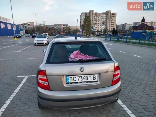Бежевый Шкода Фабия, объемом двигателя 1.4 л и пробегом 170 тыс. км за 5100 $, фото 7 на Automoto.ua