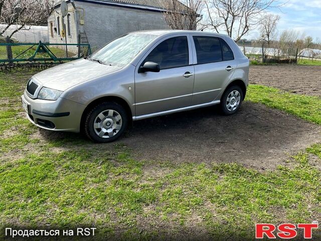 Бежевый Шкода Фабия, объемом двигателя 1.2 л и пробегом 187 тыс. км за 3900 $, фото 4 на Automoto.ua